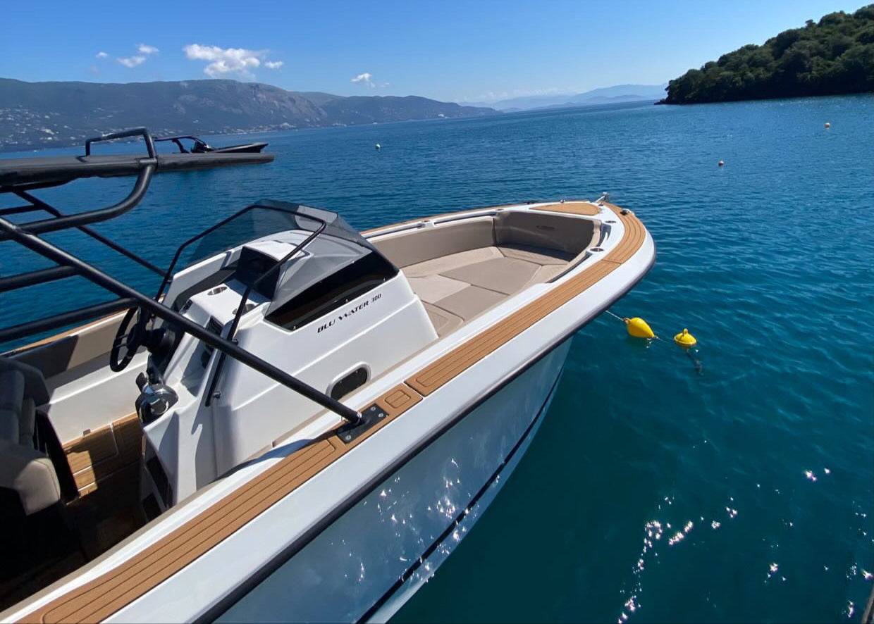 Poseidon Blu Water 300 + Honda Outboard