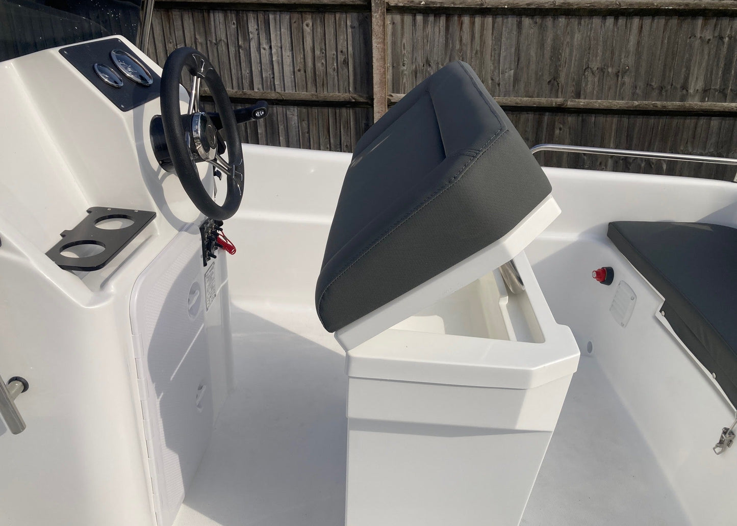 Poseidon Blu Water 170 + Honda Outboard