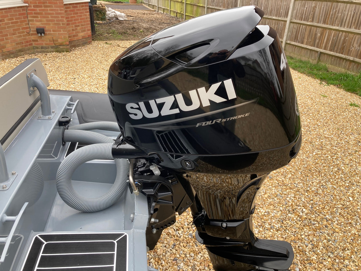 ZAR mini LUX 13 3.9m Console RIB + Honda Outboard