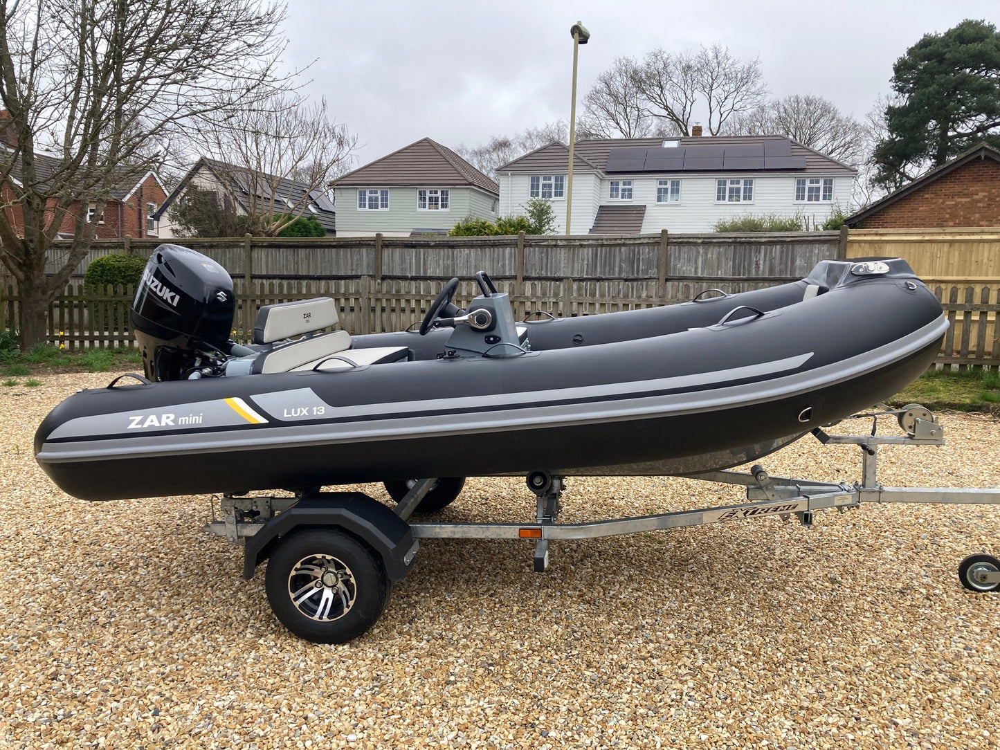 ZAR mini LUX 13 3.9m Console RIB + Honda Outboard