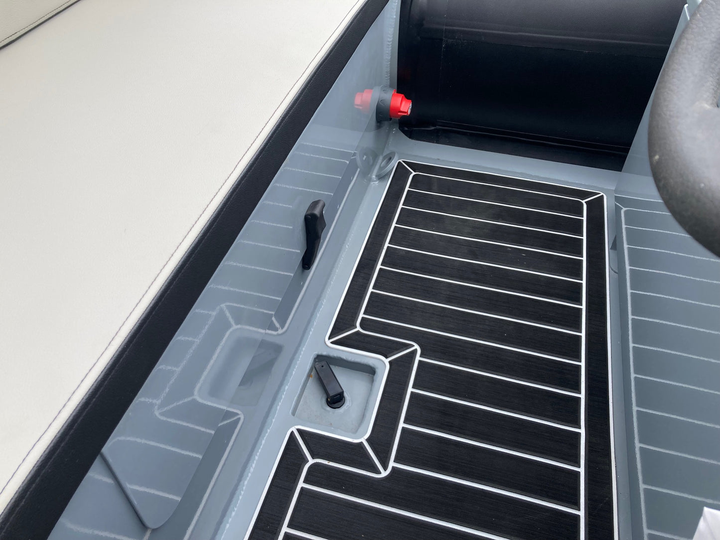 ZAR mini LUX 13 3.9m Console RIB + Honda Outboard