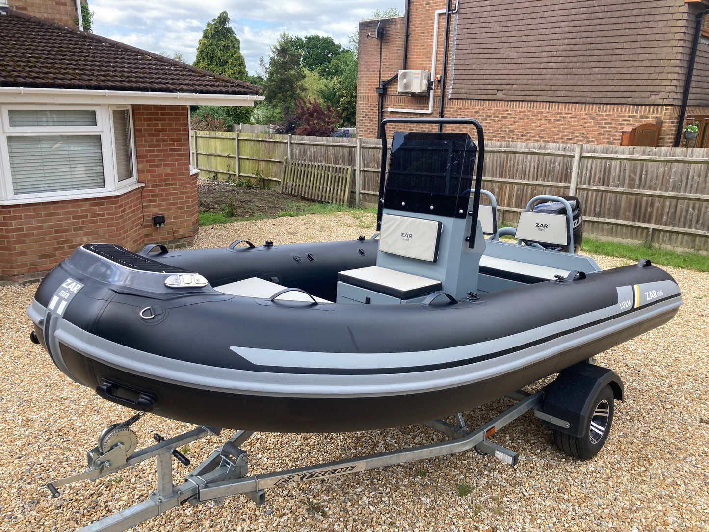 ZAR mini LUX 14 4.2m Console RIB + Honda Outboard