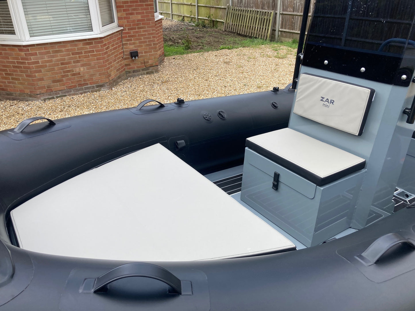 ZAR mini LUX 14 4.2m Console RIB + Honda Outboard