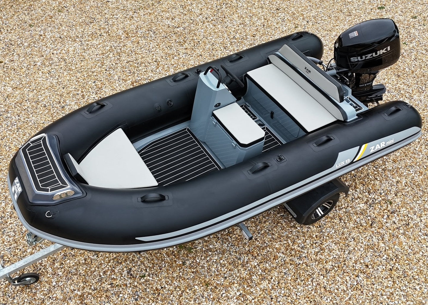ZAR mini LUX 13 3.9m Console RIB + Honda Outboard