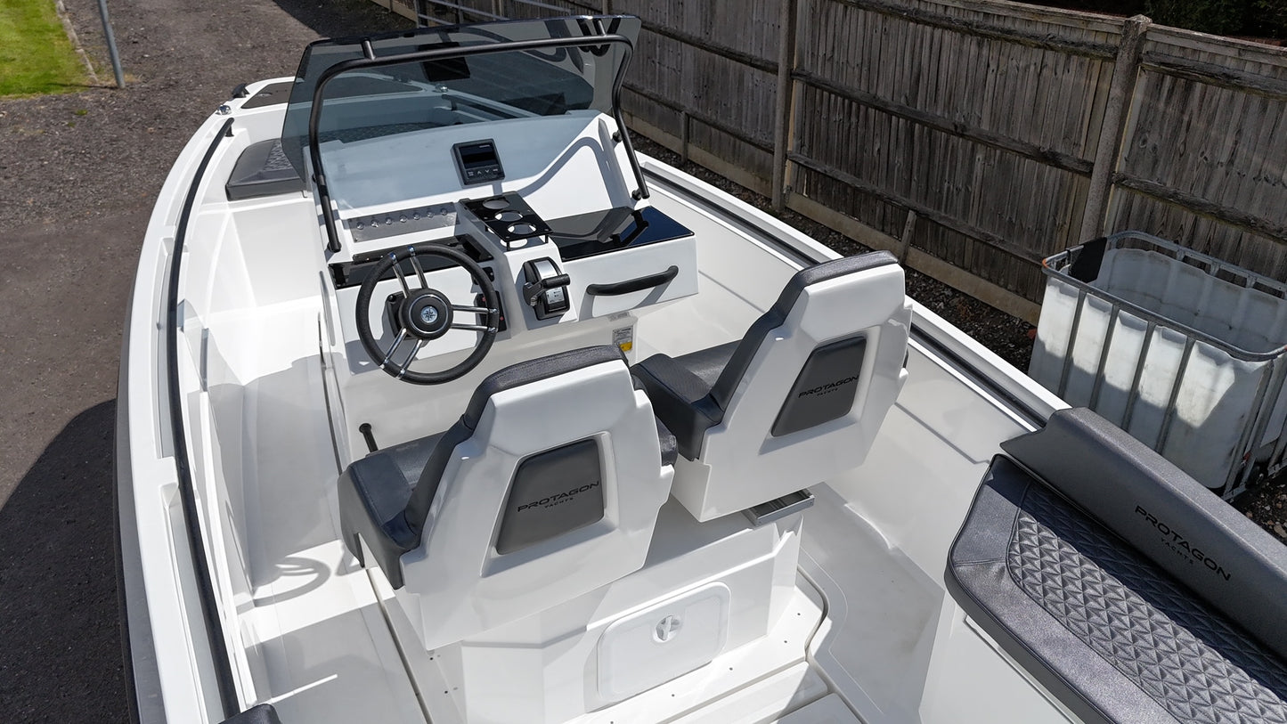 PROTAGON 20 + Honda Outboard