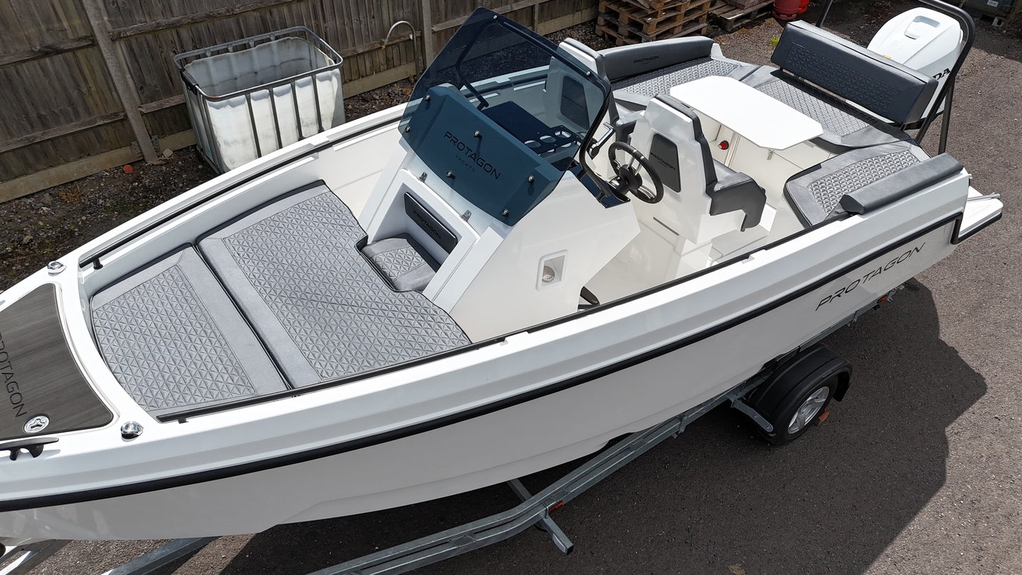 PROTAGON 20 + Honda Outboard