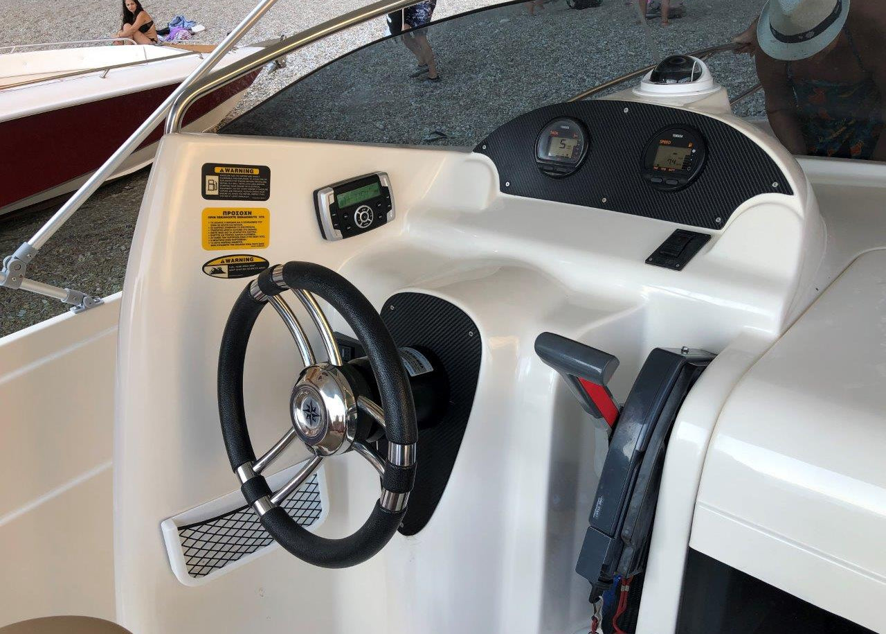 Poseidon Bluewater 640 - BOATSMART