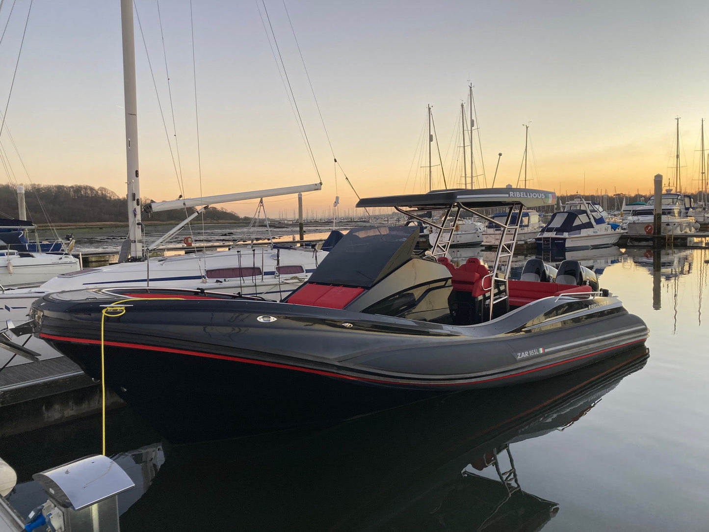 ZAR 95 Sport Luxury - BOATSMART