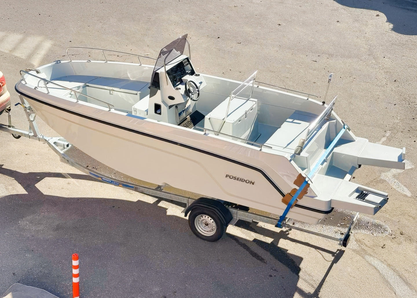 Poseidon Blu Water 210 + Honda Outboard