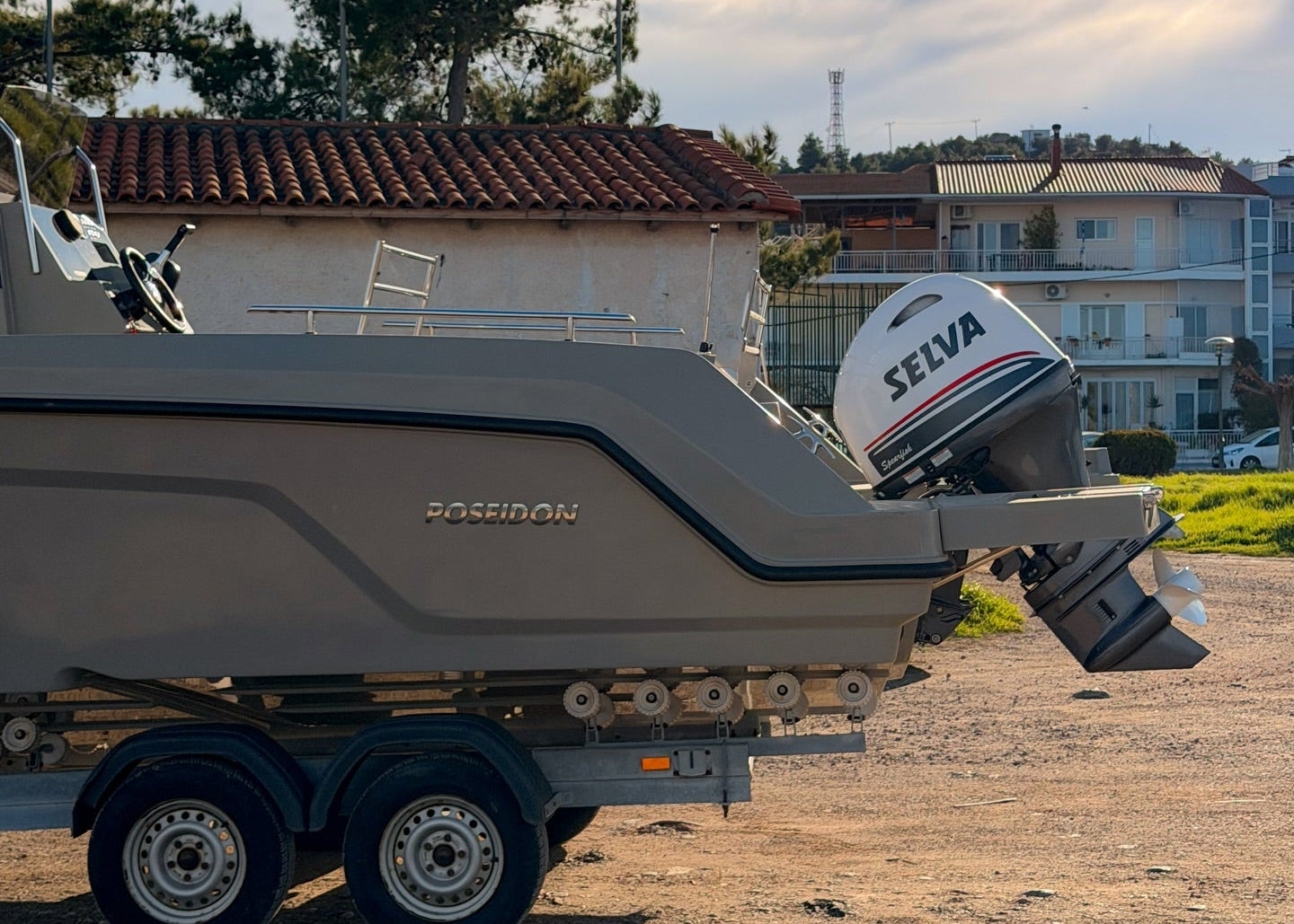 Poseidon Blu Water 210 + Honda Outboard