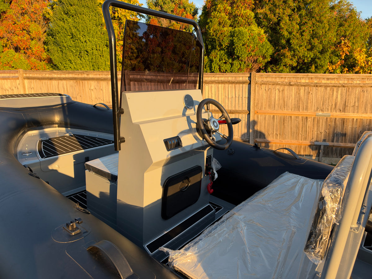 ZAR mini LUX 14 4.2m + Honda BF50 + Road Trailer