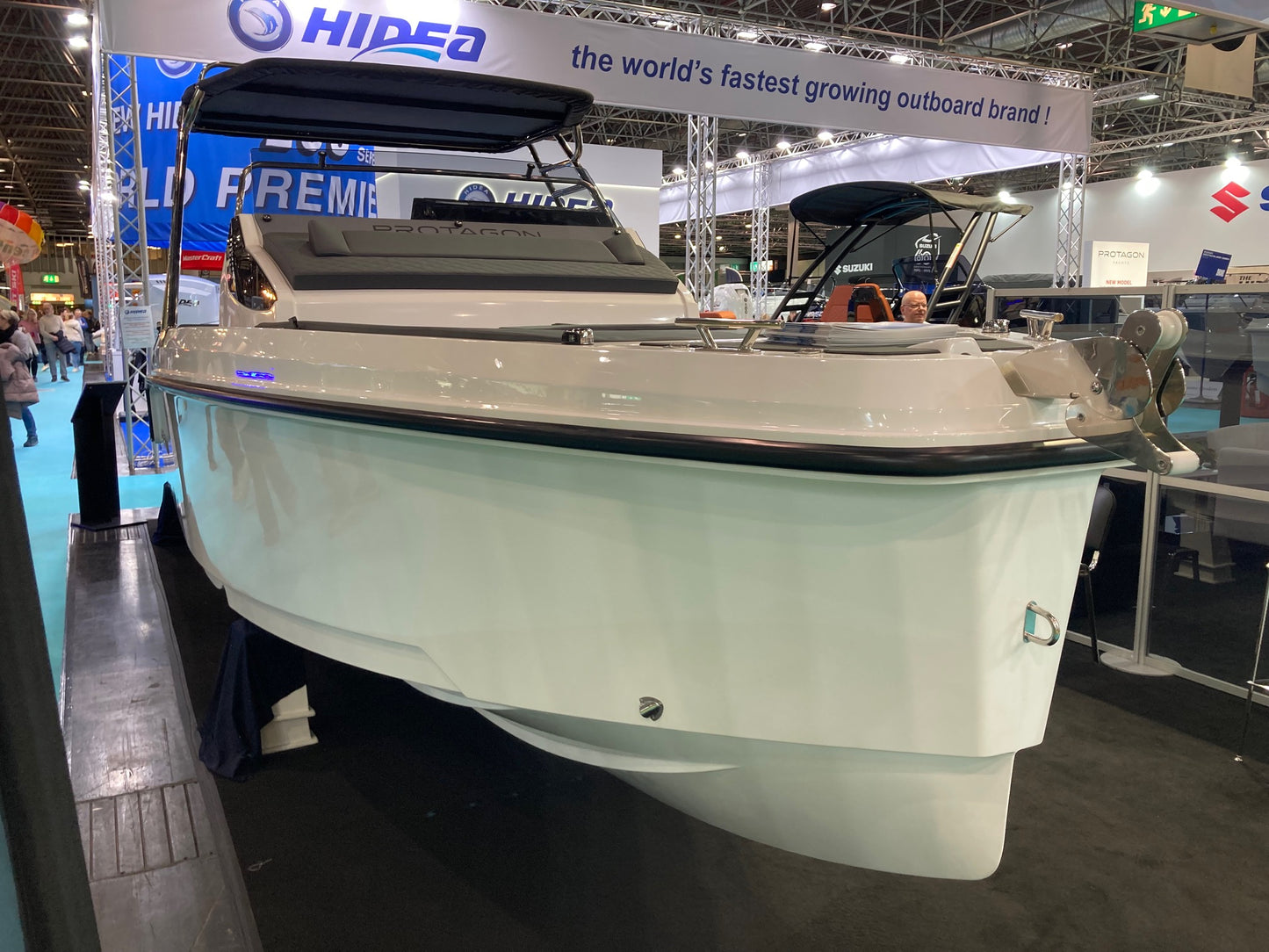 PROTAGON 25 Sundeck + Honda Outboard