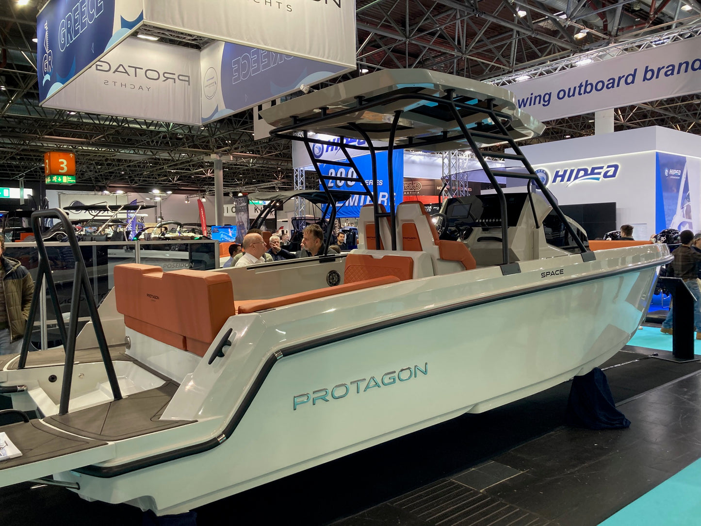 PROTAGON 25 Space + Honda Outboard