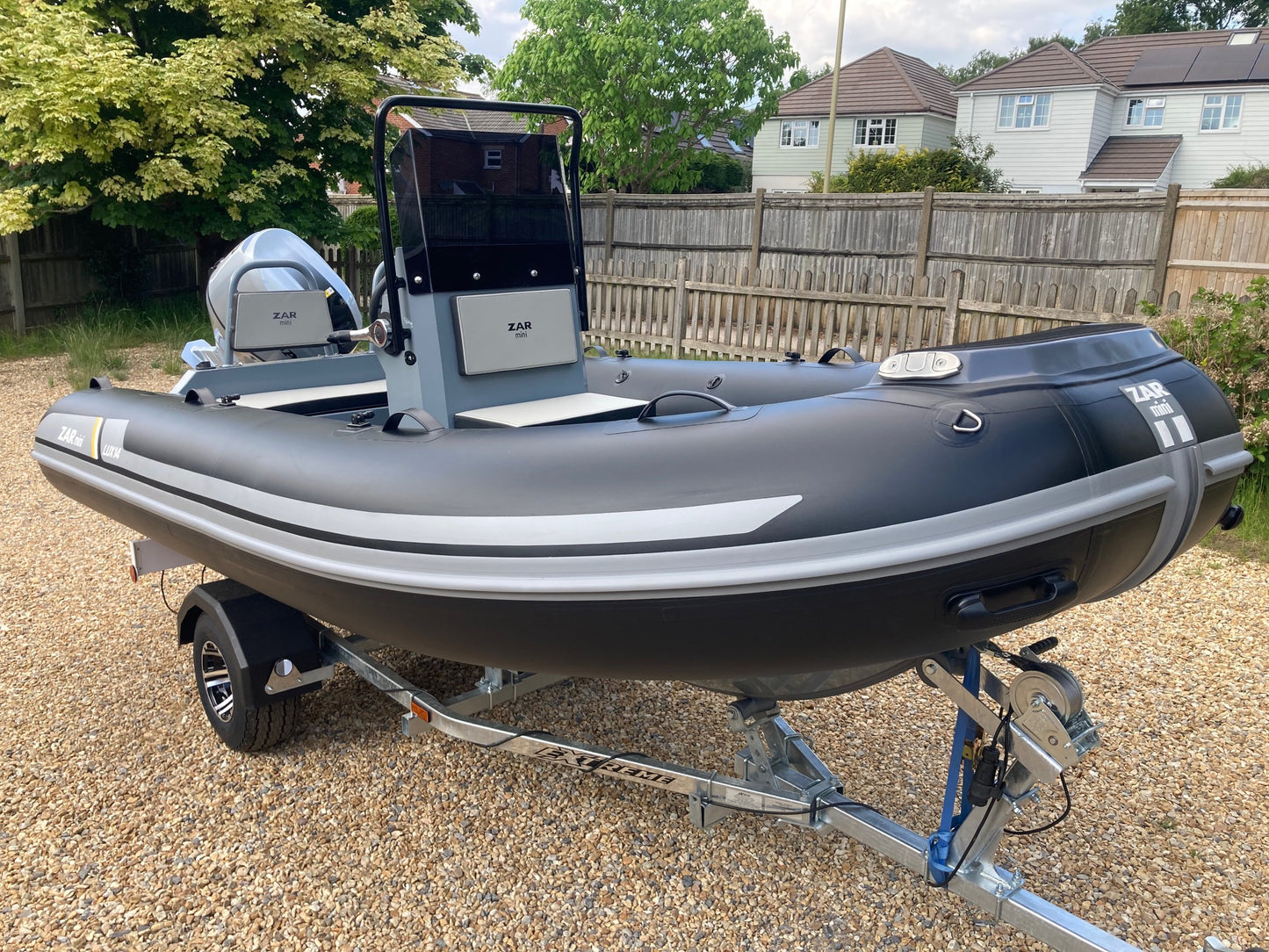 ZAR mini LUX 14 4.2m + Honda BF60 + Road Trailer