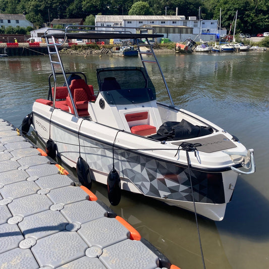 PROTAGON 20 + Honda Outboard
