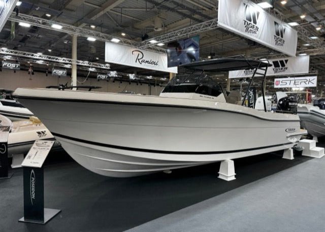 Poseidon Blu Water 300 + Honda Outboard - BOATSMART