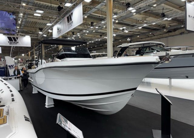 Poseidon Blu Water 300 + Honda Outboard - BOATSMART