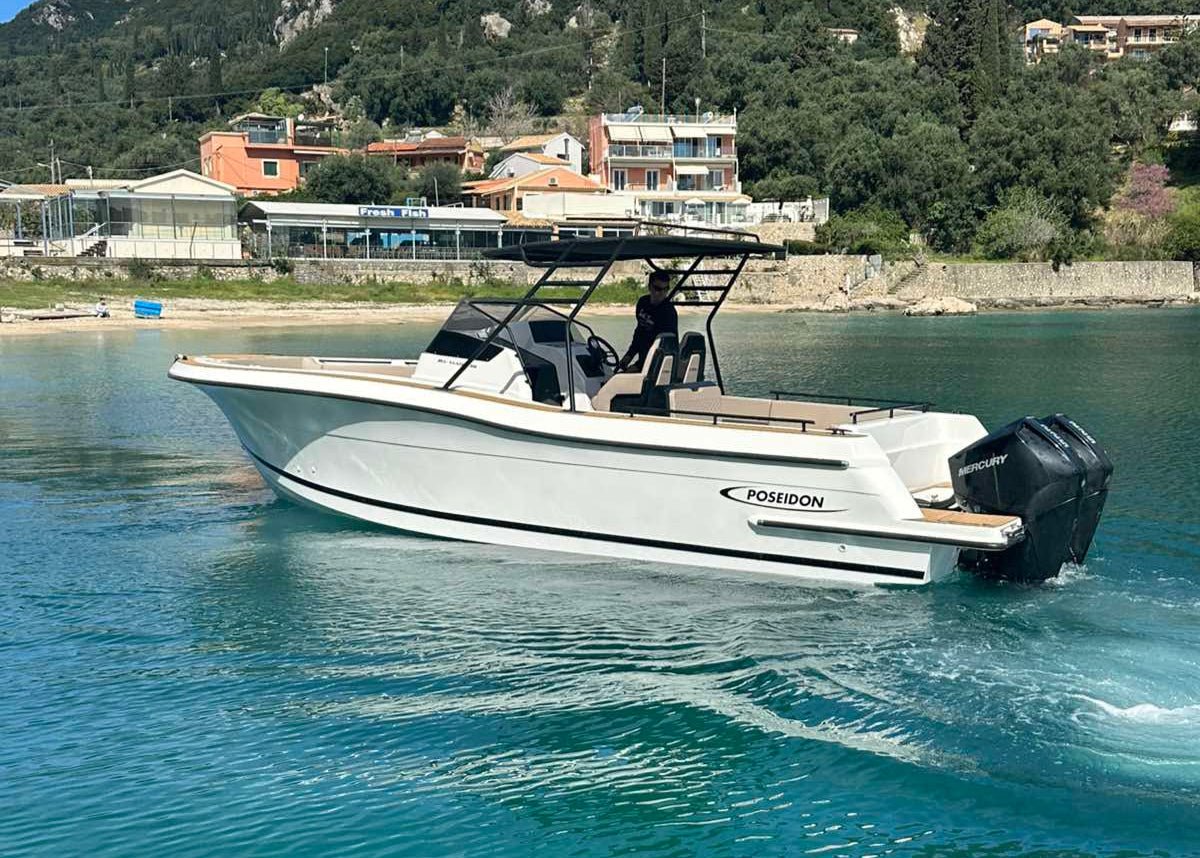 Poseidon Blu Water 300 + Honda Outboard - BOATSMART