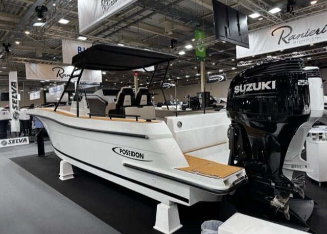 Poseidon Blu Water 300 + Honda Outboard - BOATSMART