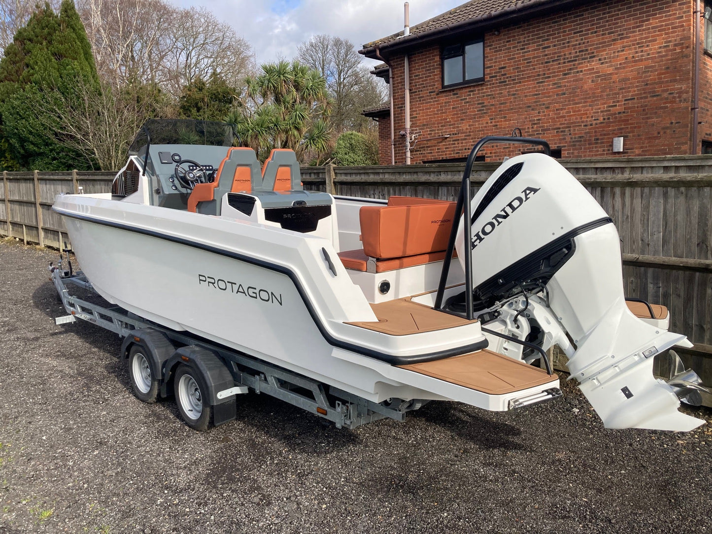 PROTAGON 25 SPACE + HONDA BF 250 XDU - BOATSMART