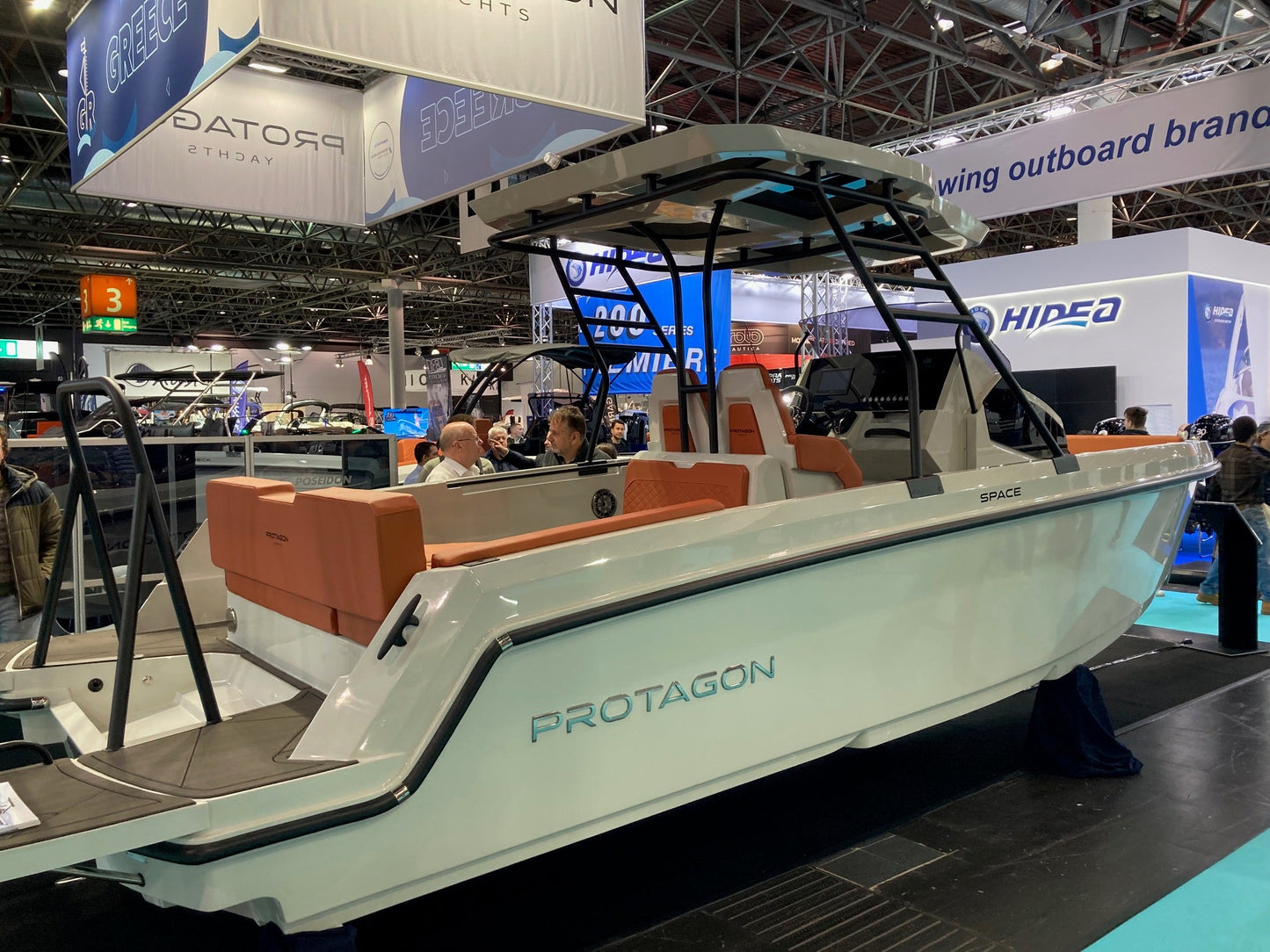 PROTAGON 25 Space + Honda Outboard - BOATSMART