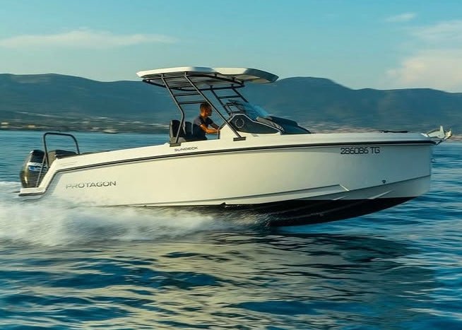 PROTAGON 25 Space + Honda Outboard - BOATSMART