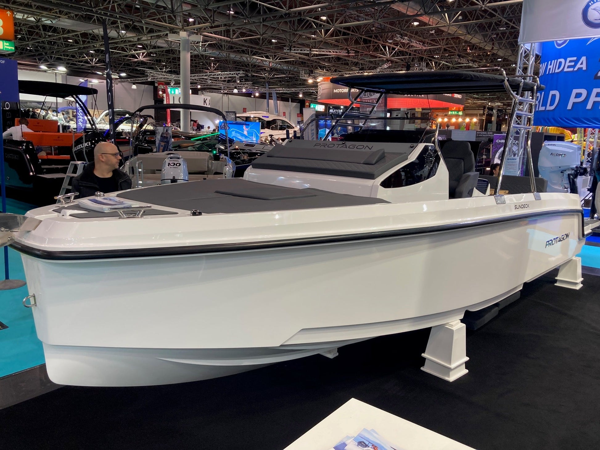 PROTAGON 25 Sundeck + Honda Outboard - BOATSMART