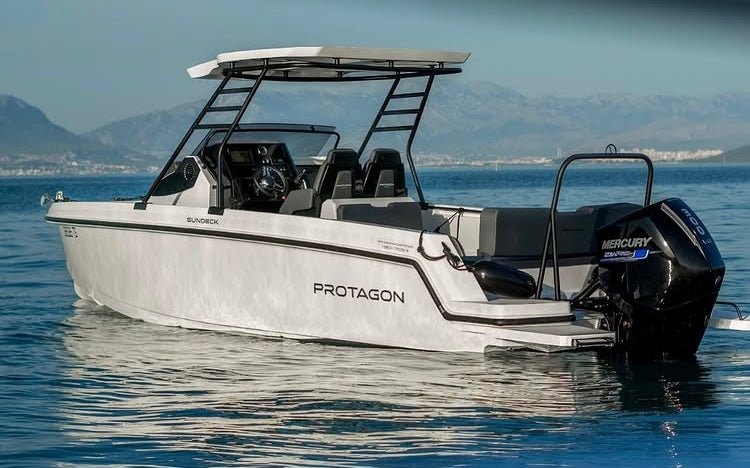 PROTAGON 25 Sundeck + Honda Outboard - BOATSMART