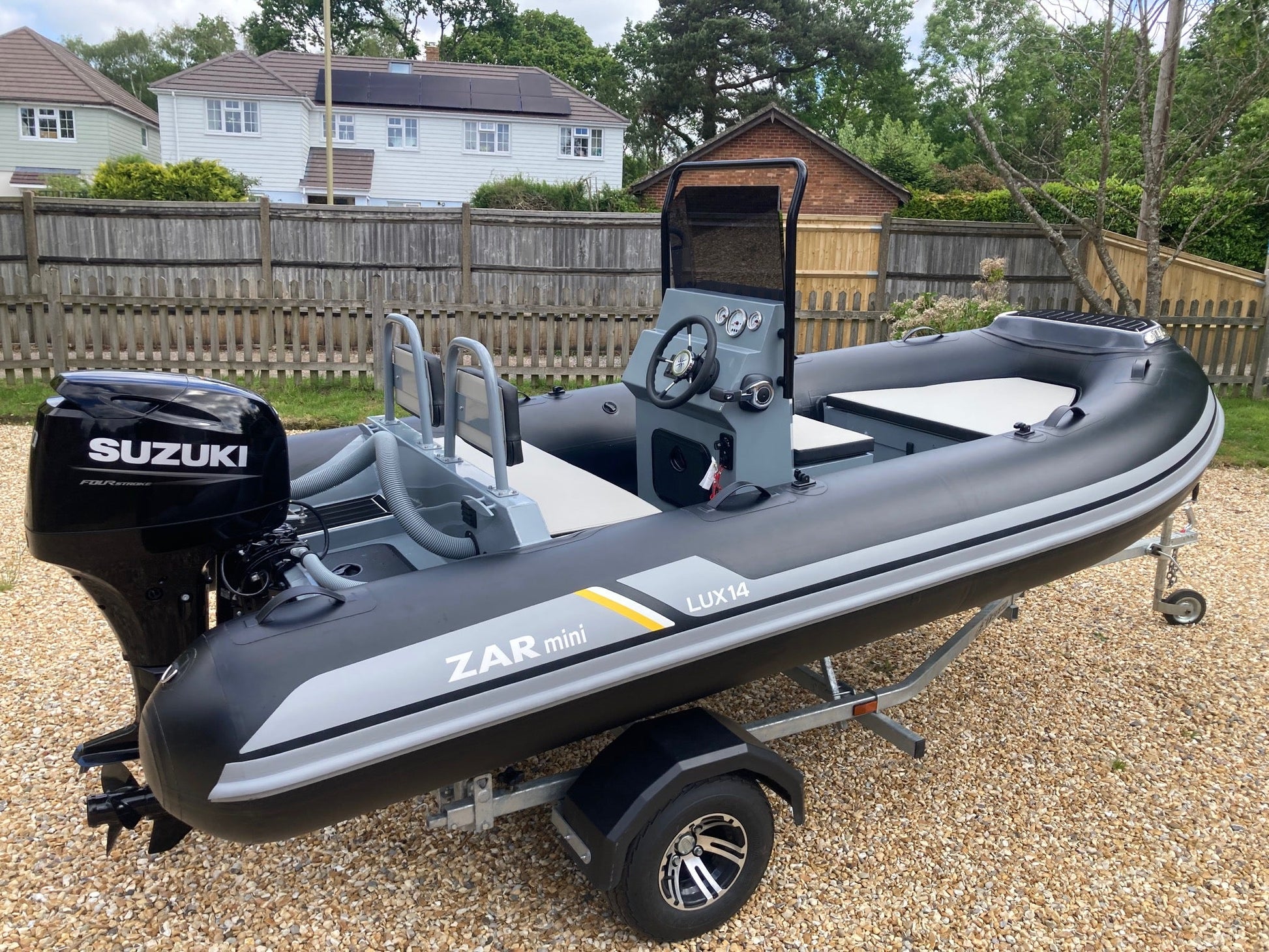 ZAR mini LUX 14 4.2m Console RIB + Honda Outboard - BOATSMART