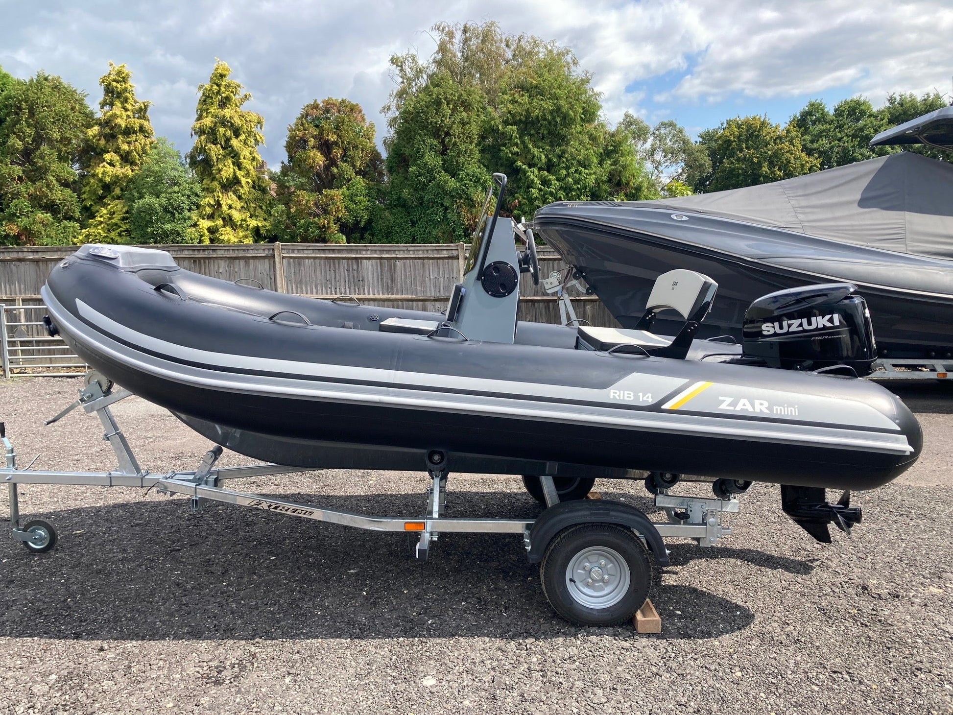 ZAR mini RIB PRO 14 4.2m Console RIB+ Honda Outboard - BOATSMART