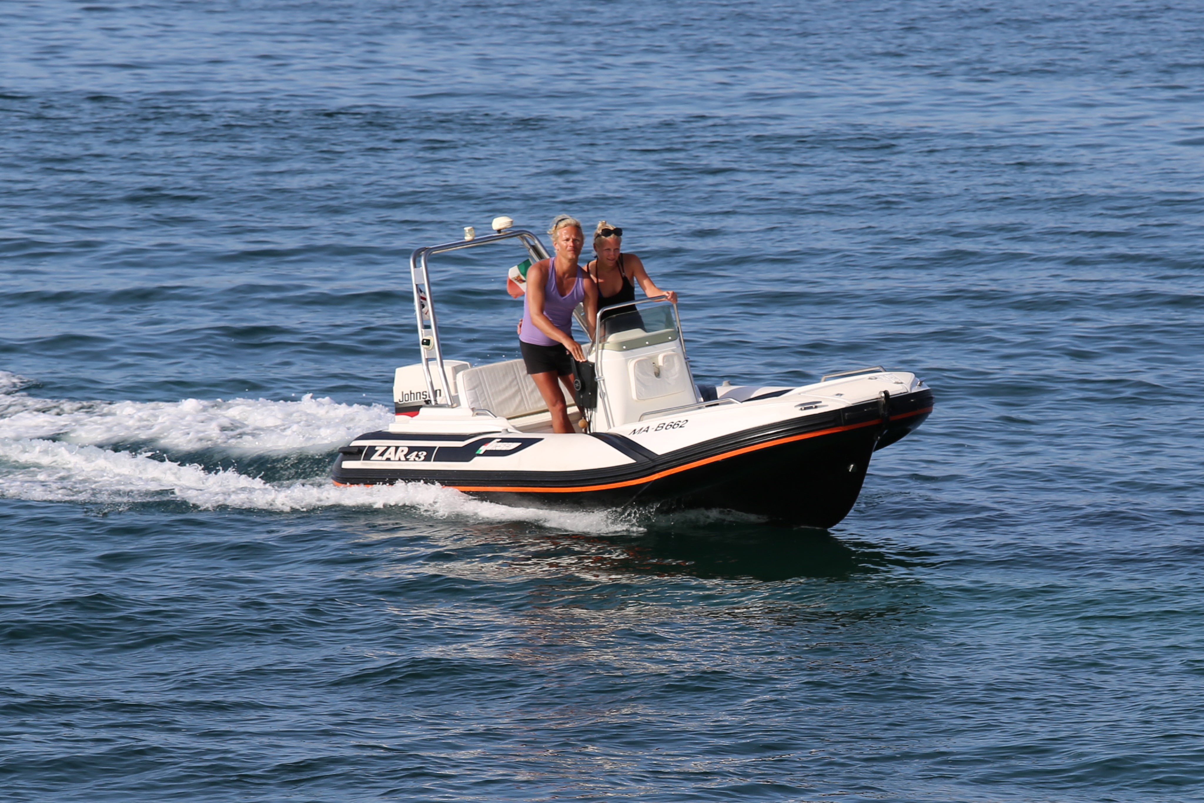 ZAR 43 Classic RIB Boat - Small Yet Feature-Packed– BOATSMART